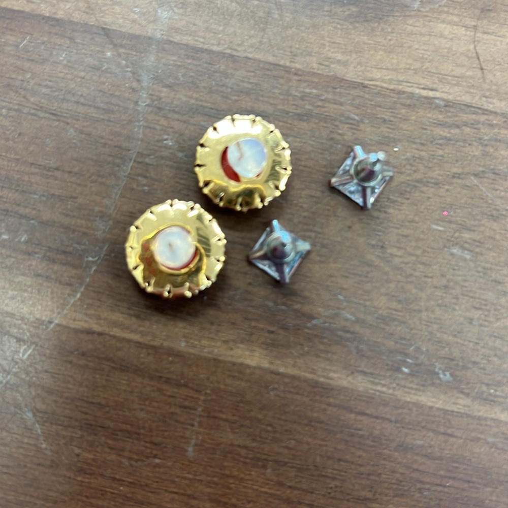 Gorg Stud Set - image 2